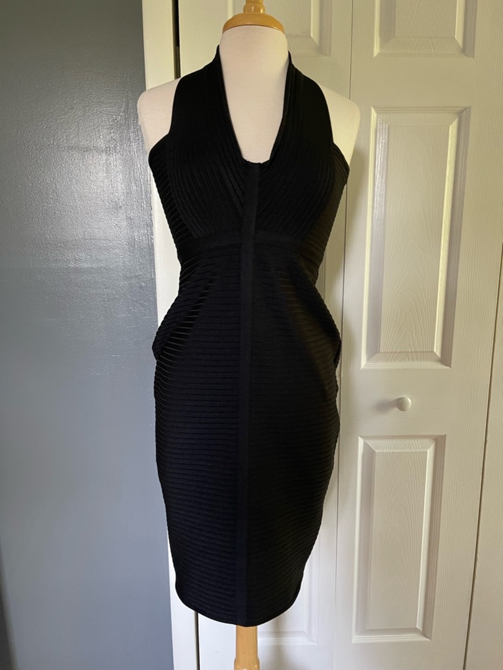 Elegant Black Halter Ribbed Midi Dress